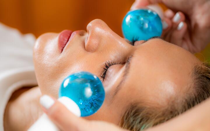 Ice glow massage