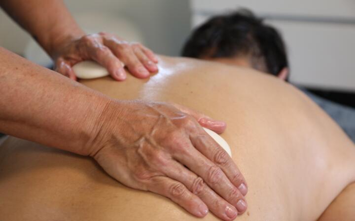Hot-Coldstone massage